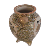 Tripod vase
