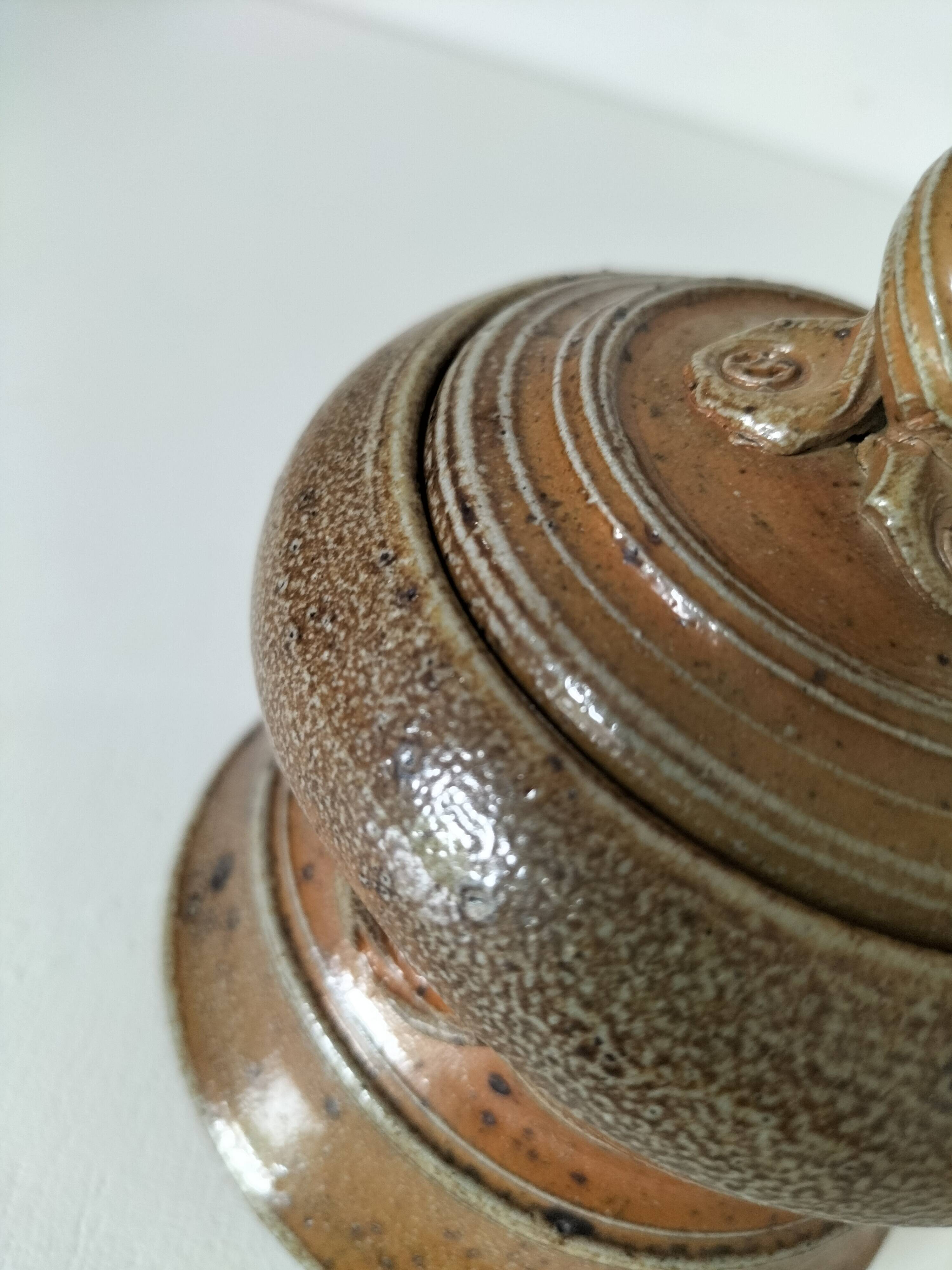 Covered pot in artisanal stoneware with an owl – signed Plume