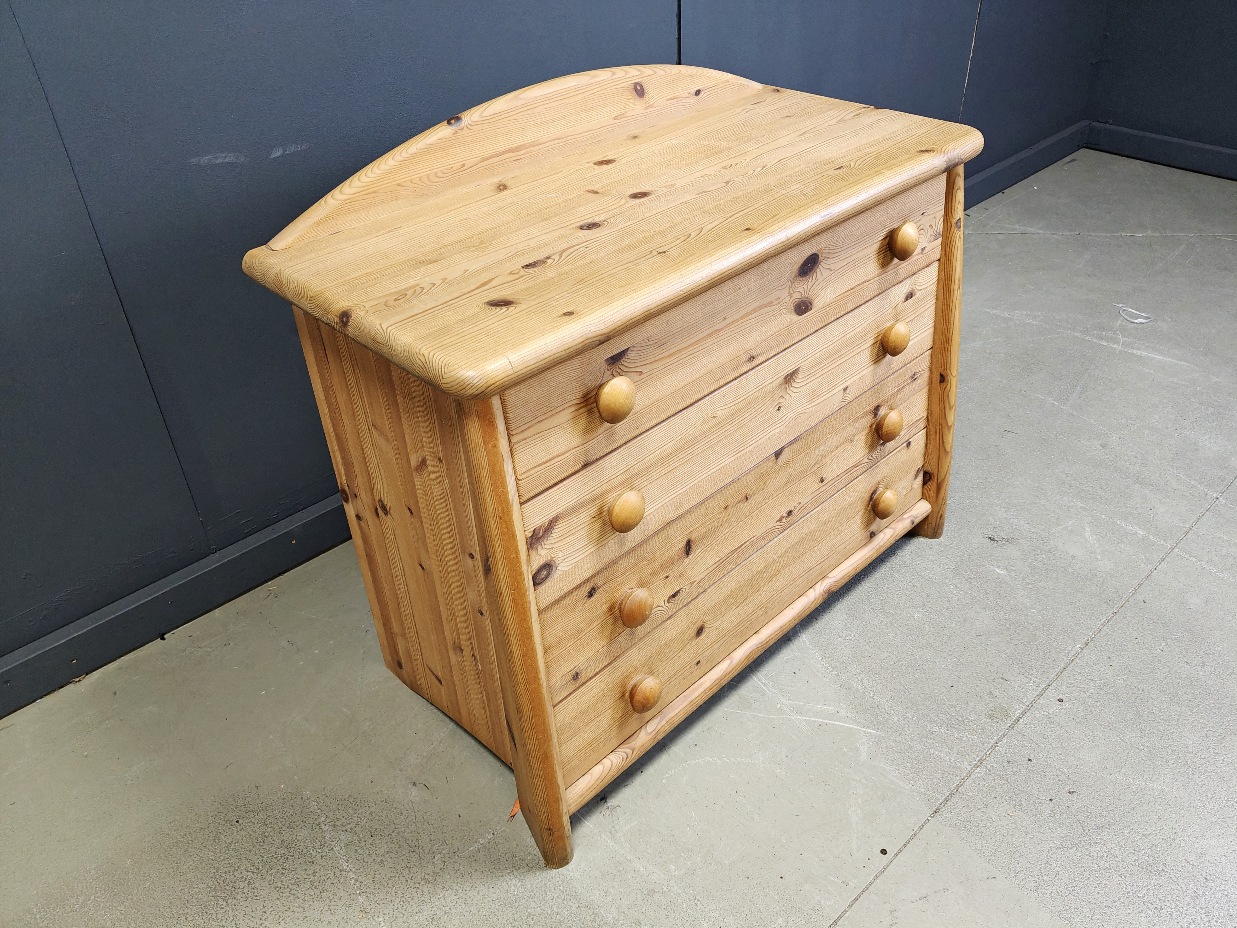 Commode en bois de pin scandinave, années 1980