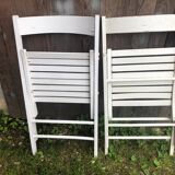 Paire de chaise pliante en bois blanc vintage