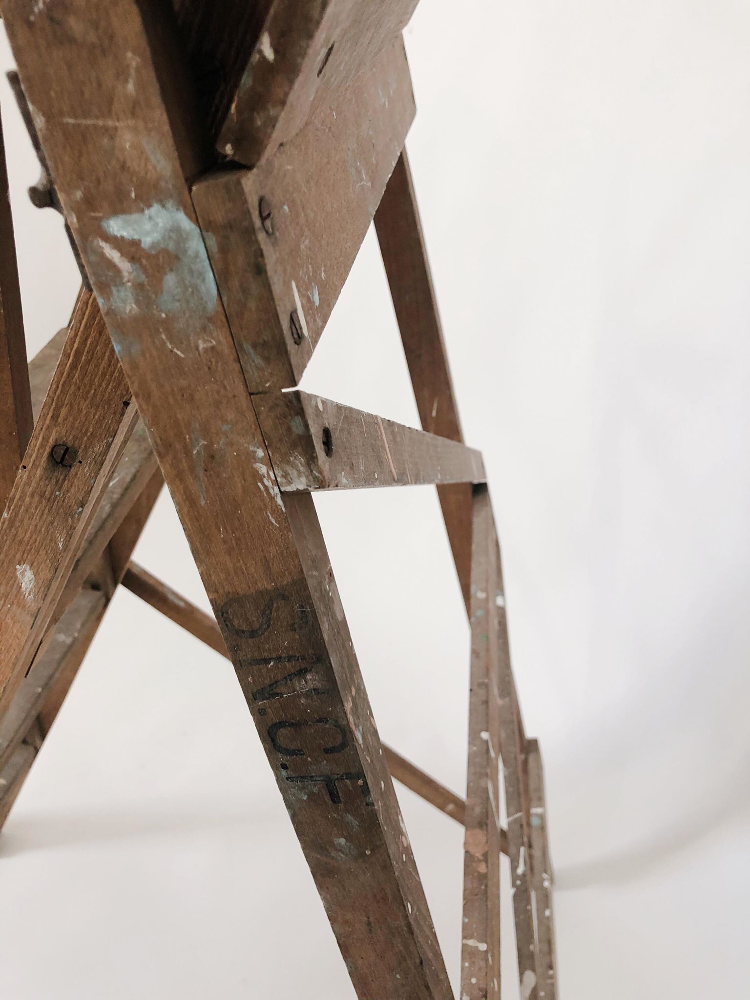Wooden painter's stepladder