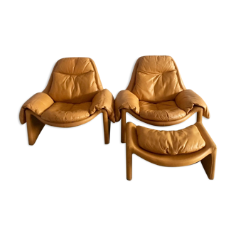 Set of 2 chairs P60 with ottoman by Vittorio Introini for Saporiti 1960