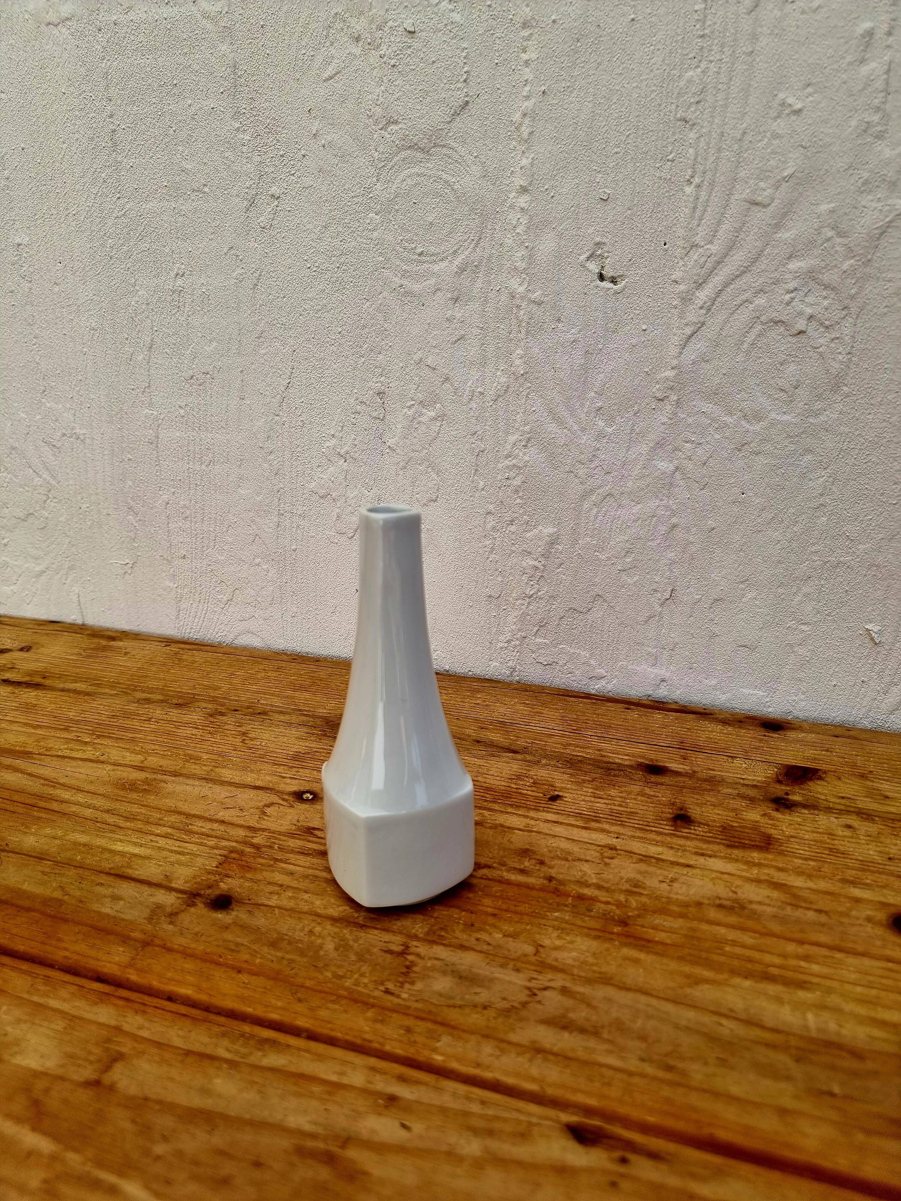 Pillivuyt porcelain soliflore vase