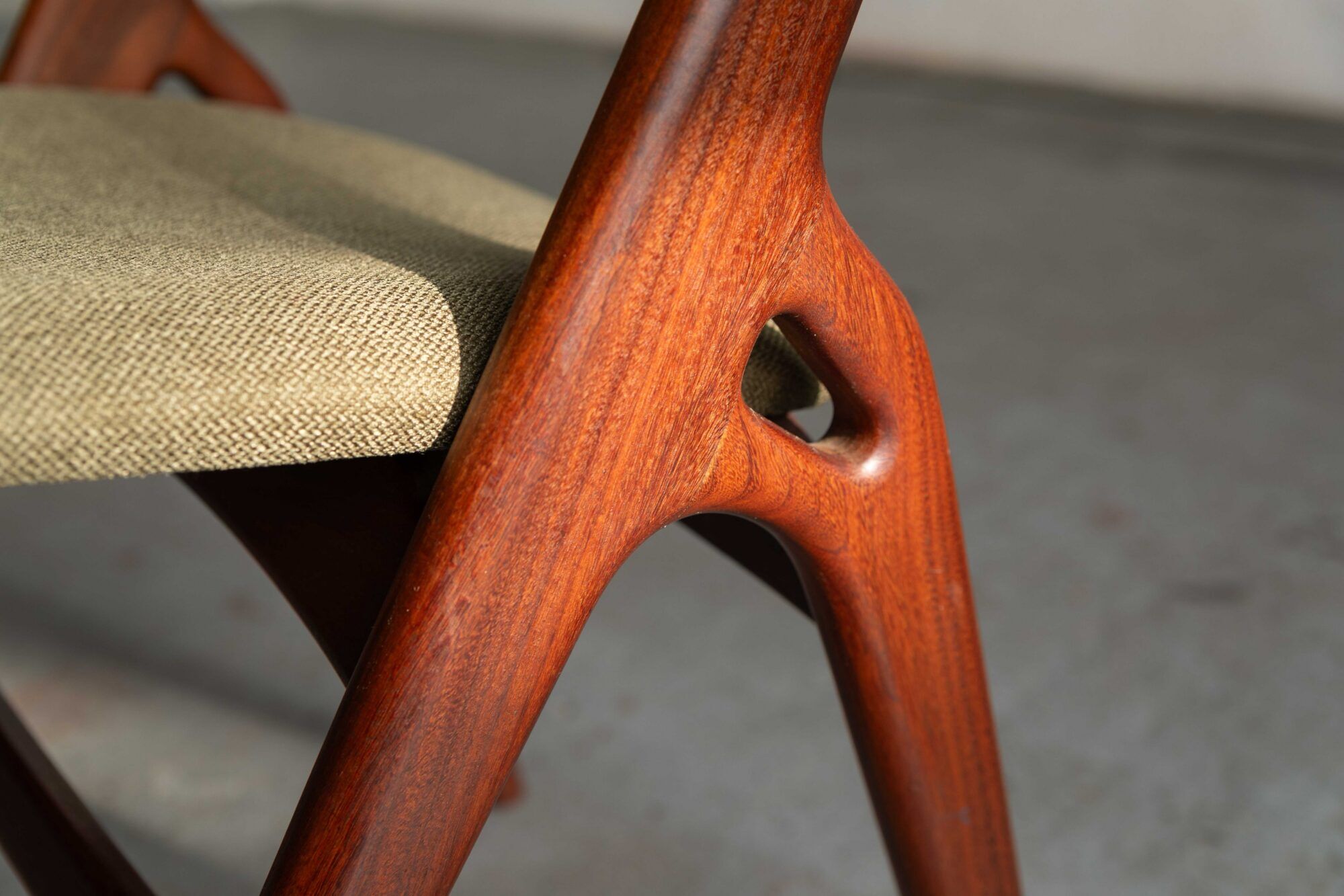 Set of 6 Aska dining chairs by Louis Van Teeffelen