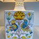 Lampe de table en faïence à décors d'oiseaux et de fleurs