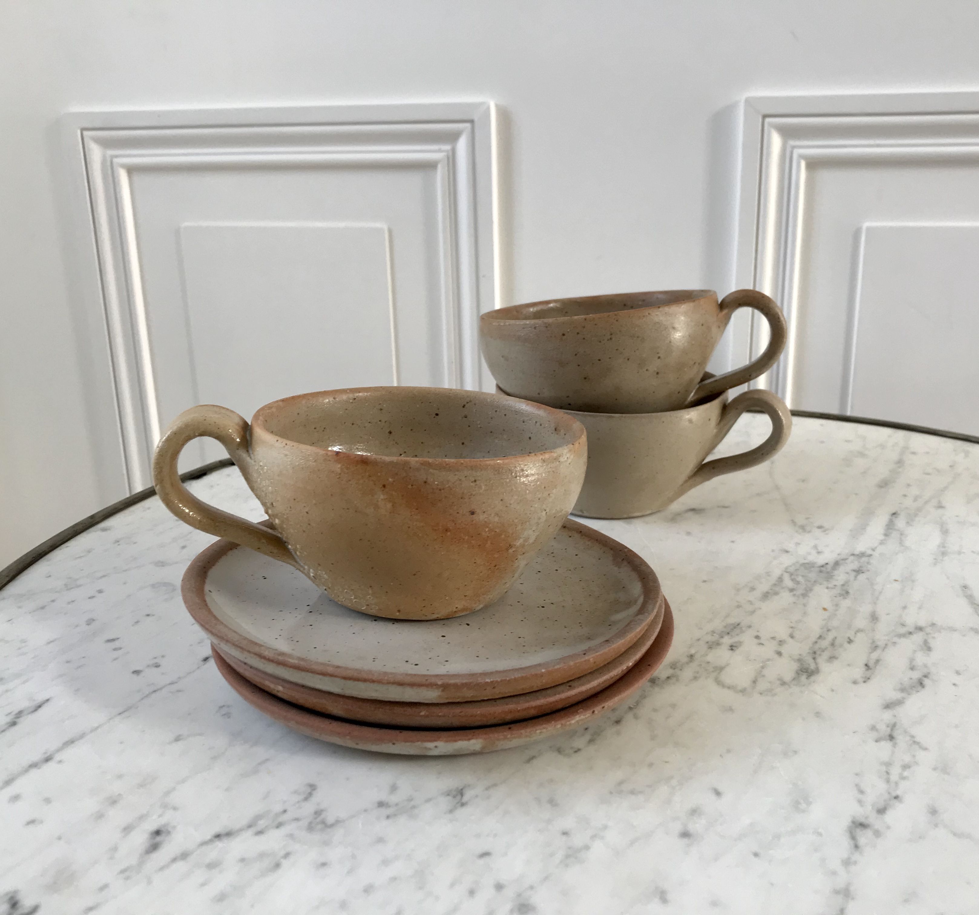 Set of 3 large tea cups and their saucers in artisanal sandstone 70s