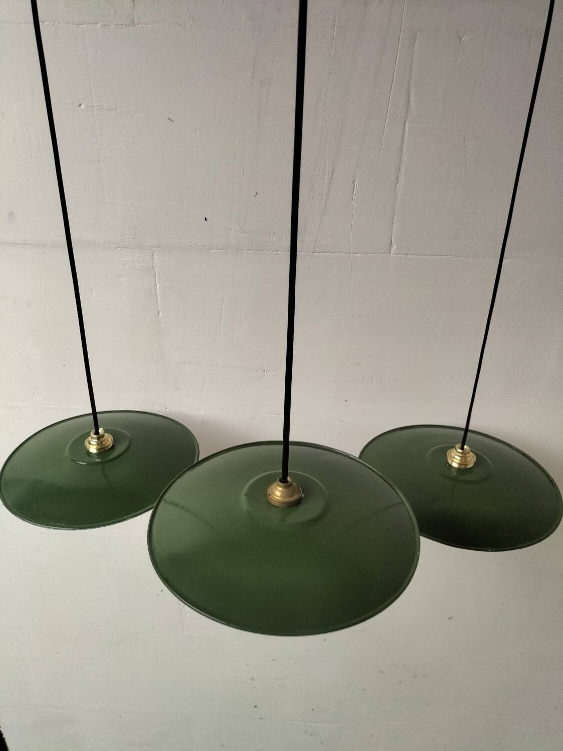 Enamelled sheet metal suspensions