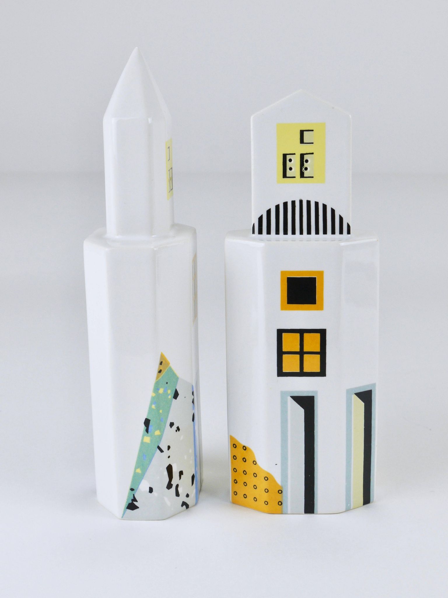 Heide Warlamis salt and pepper shakers skyscrapers postmodern, Vienna collection 1990