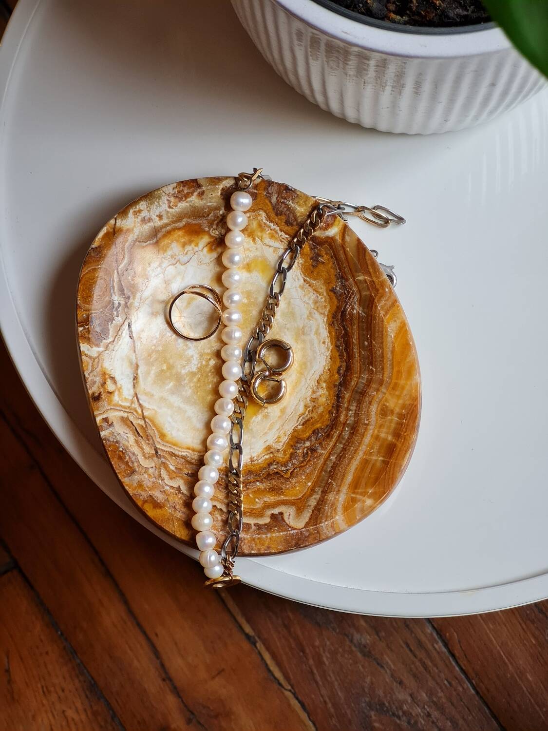 Vintage natural stone pocket emptier