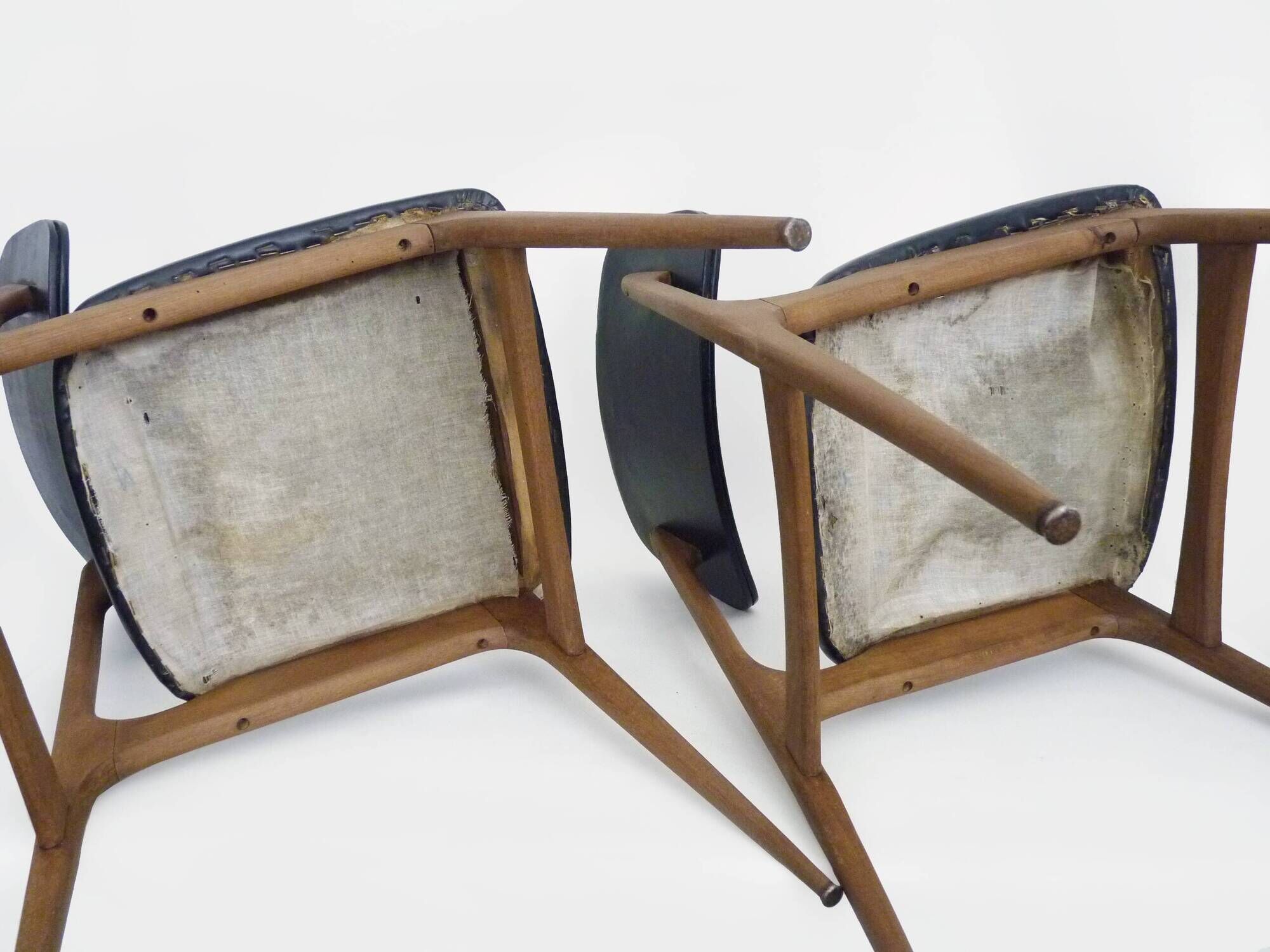 Pair of Scandinavian chairs in beech wood and skai from the 50s