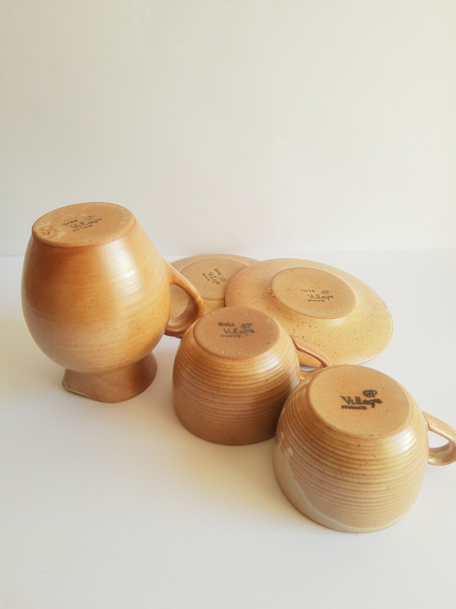Set of 2 cups, 2 sous cups and 1 milk pitcher Cnp gres vintage village