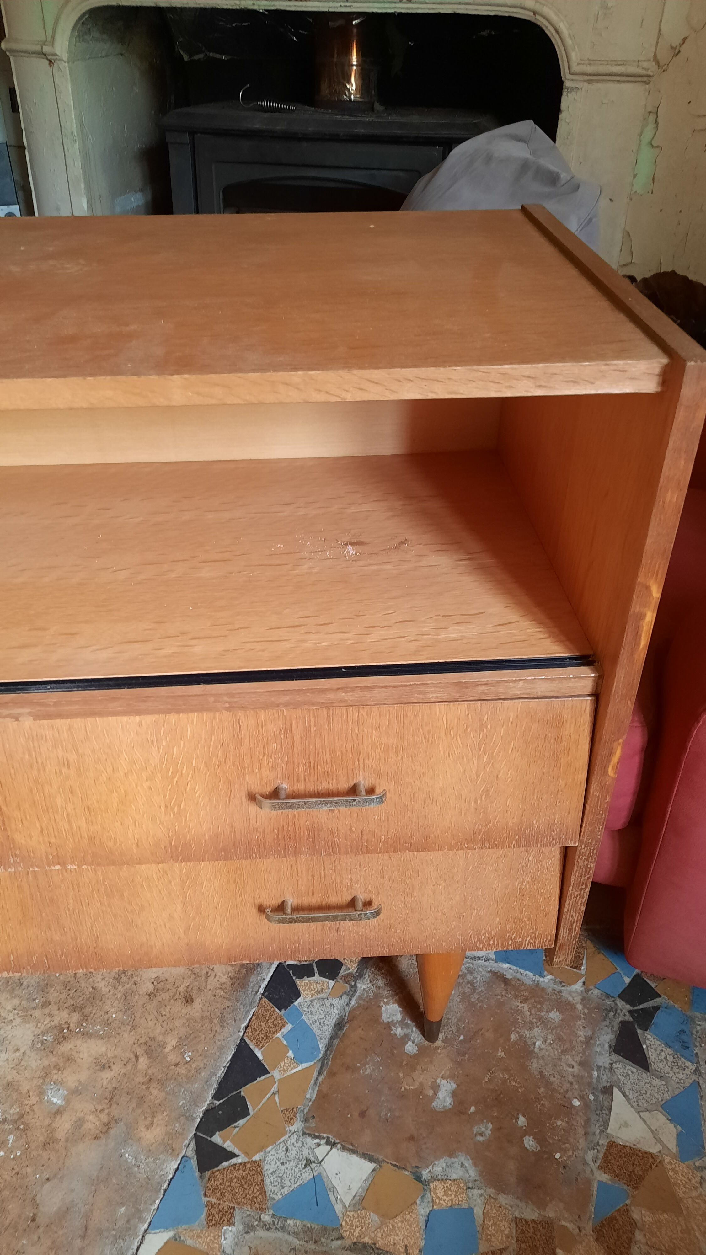 Showcase cabinet chest of drawers spindle foot