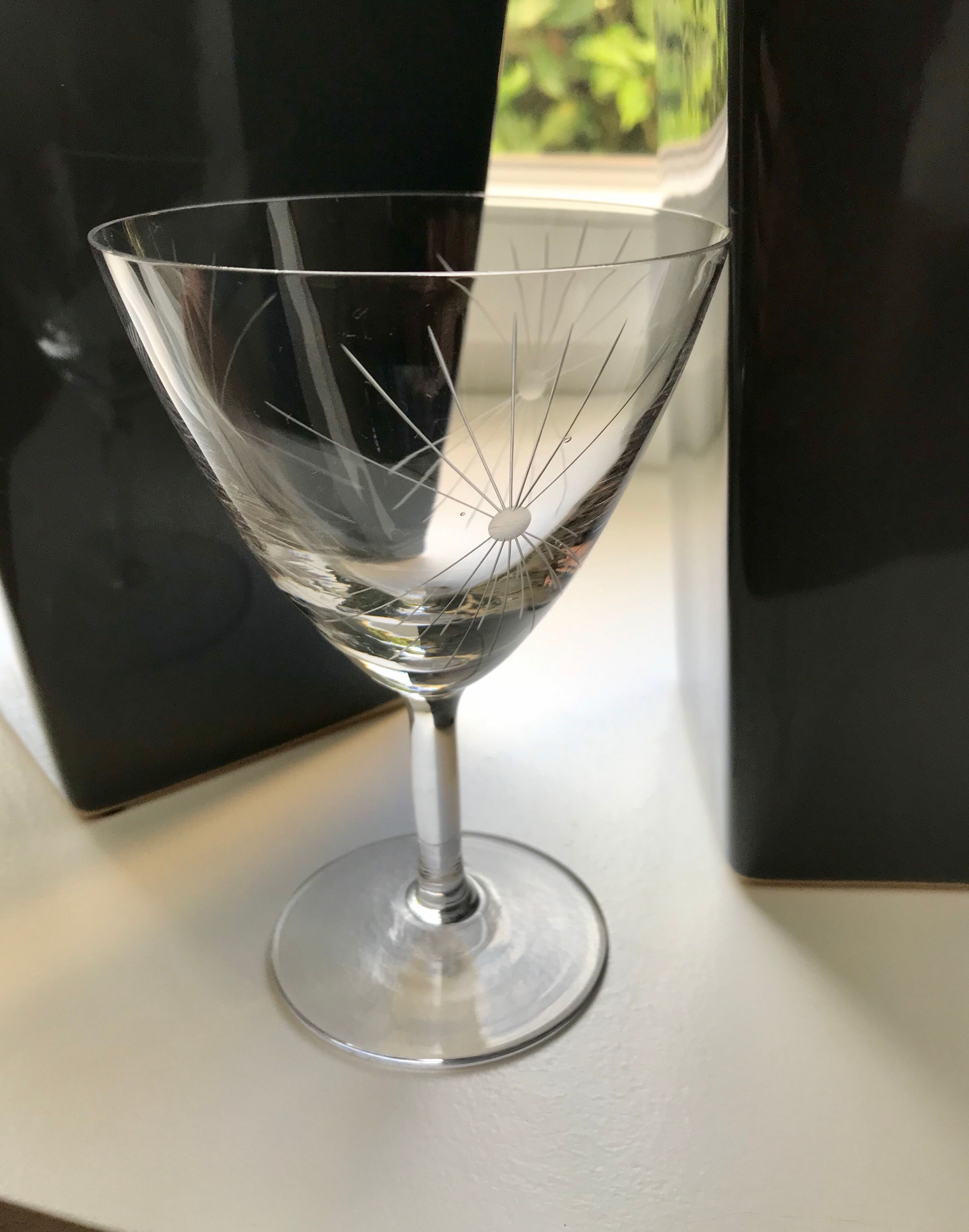 Set of 5 engraved wine glasses star model 50s