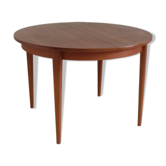 Round teak extendable table