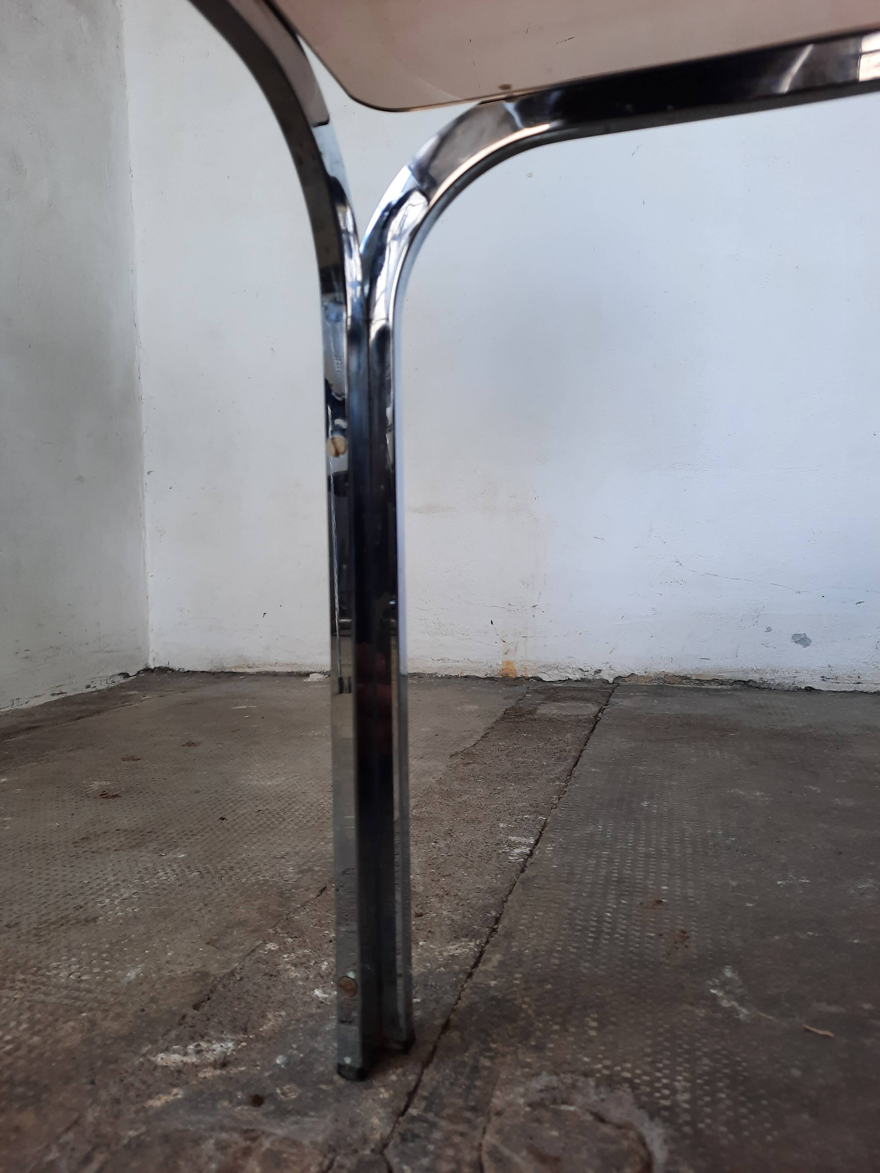 Table basse chrome, verre fumé