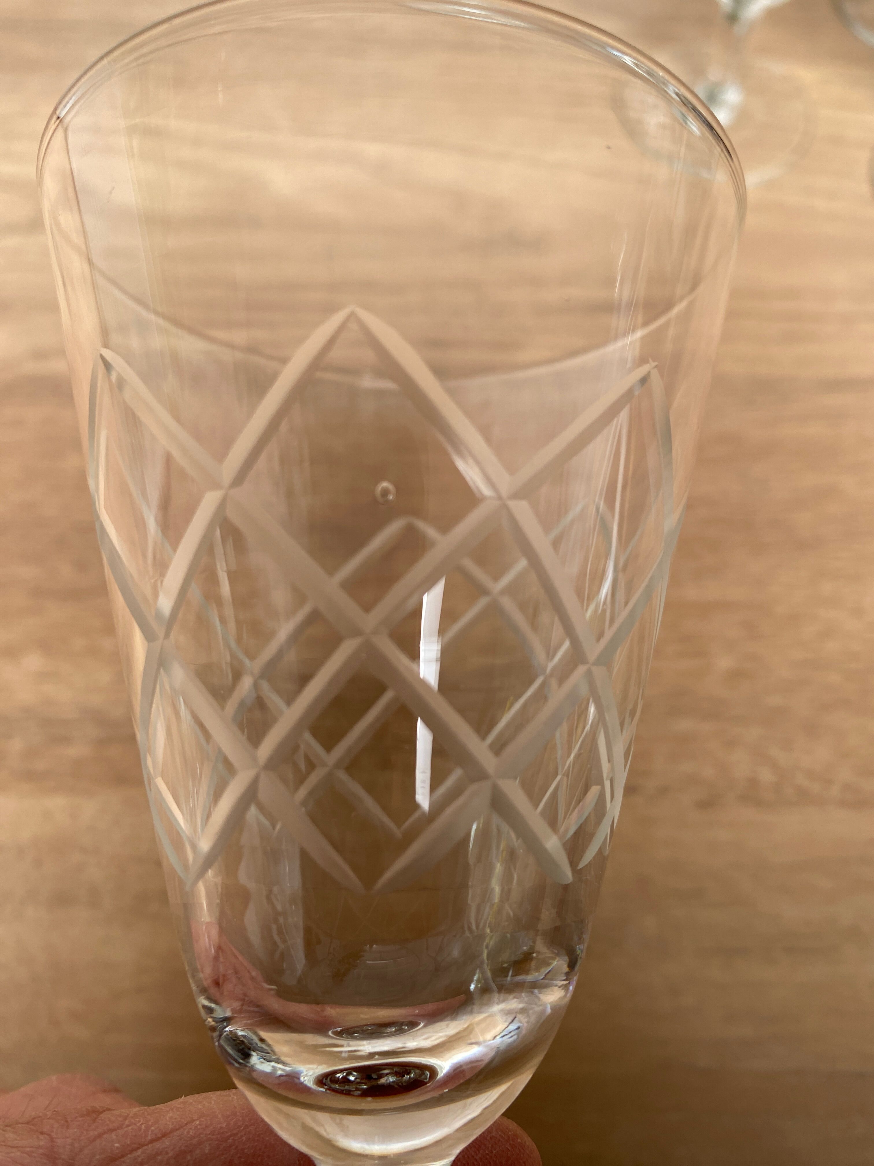 Set of 6 wine glasses