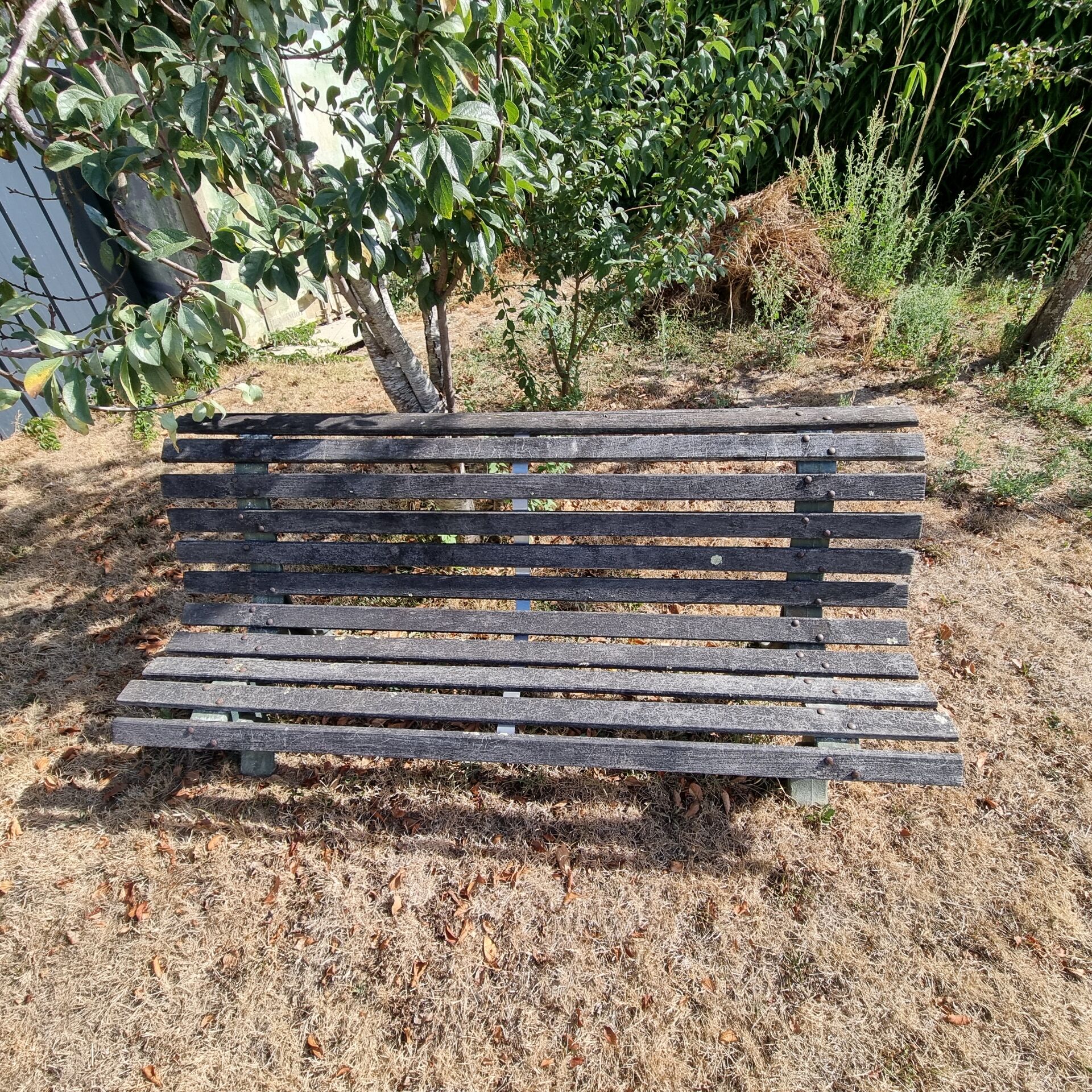 Banc fonte et bois, ancien banc public