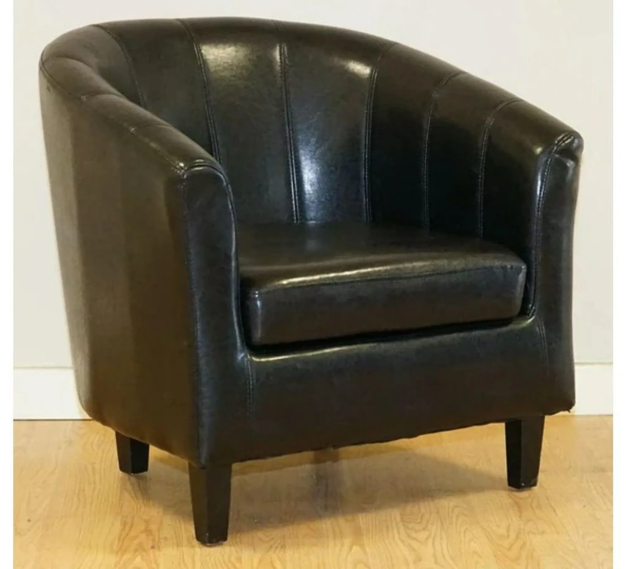 Fauteuil moderne en similicuir noir