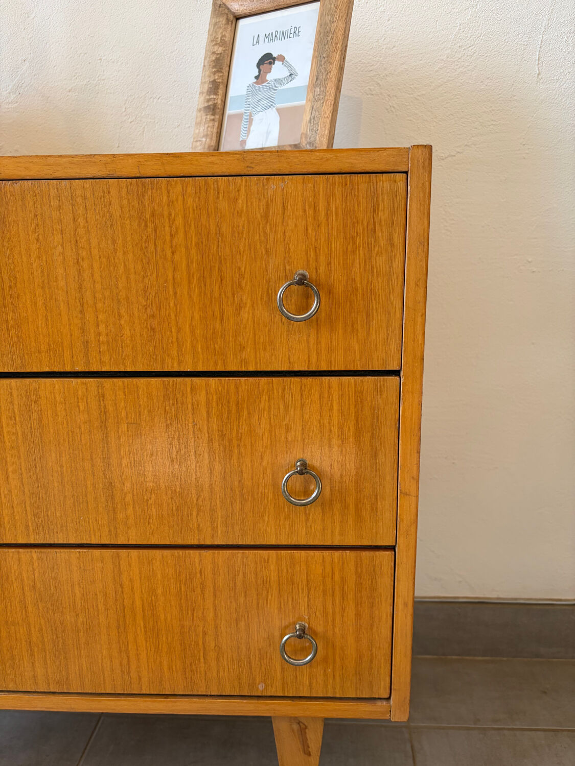 Lovely vintage chest of drawers from the 1960s.