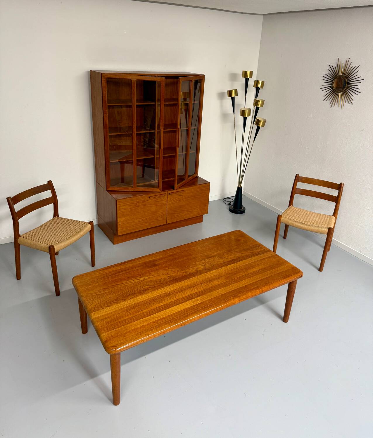 Scandinavian design teak coffee table kofod larsen Møbelfabrik