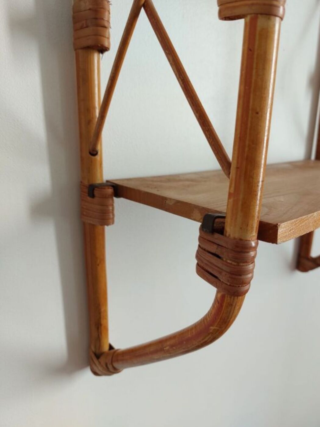 Etagere en rotin vintage