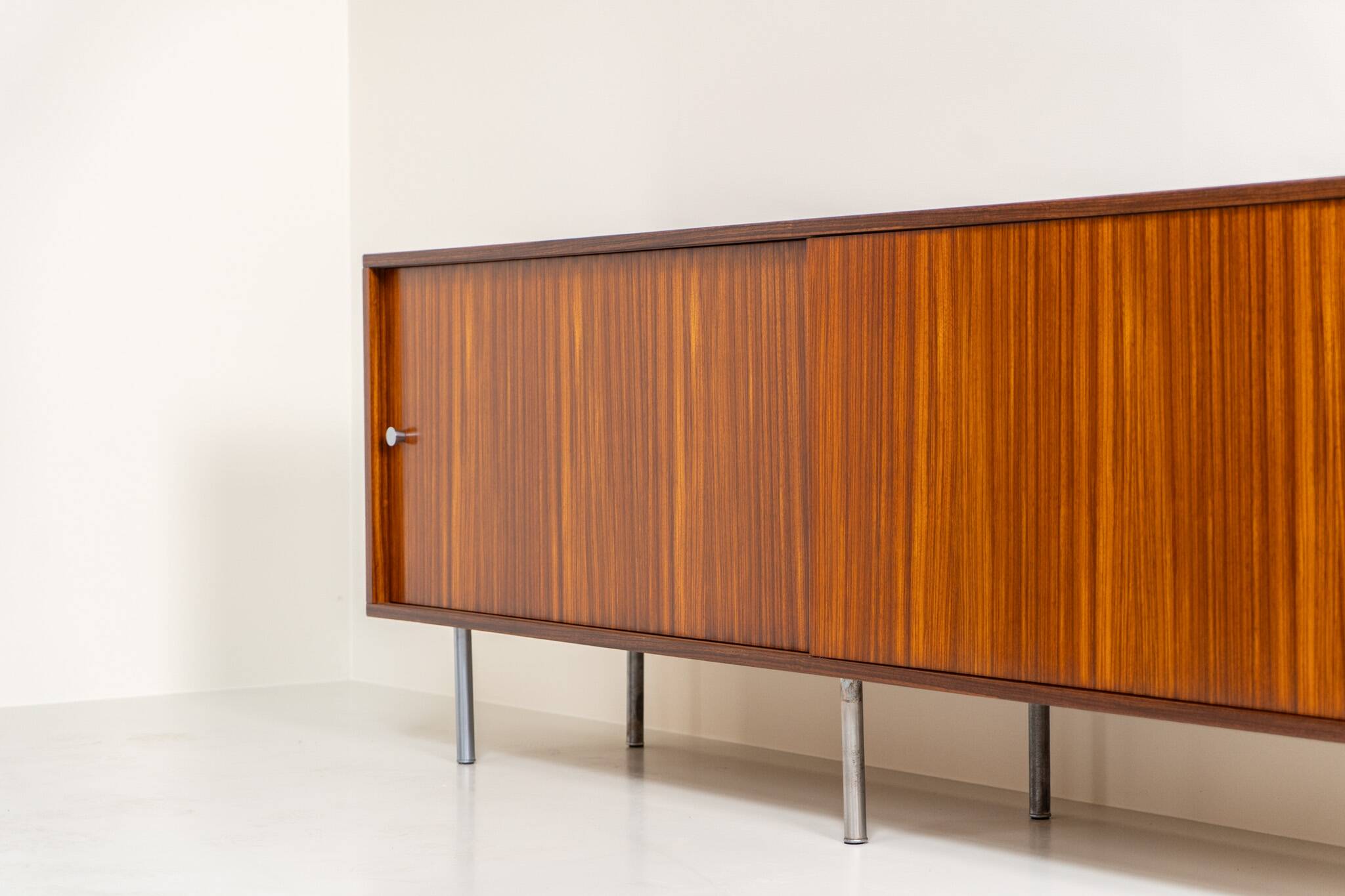 Buffet en palissandre par Alfred Hendrickx pour Belform