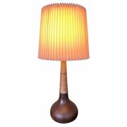 Herman A. Kähler pour la lampe de table en céramique Le Klint