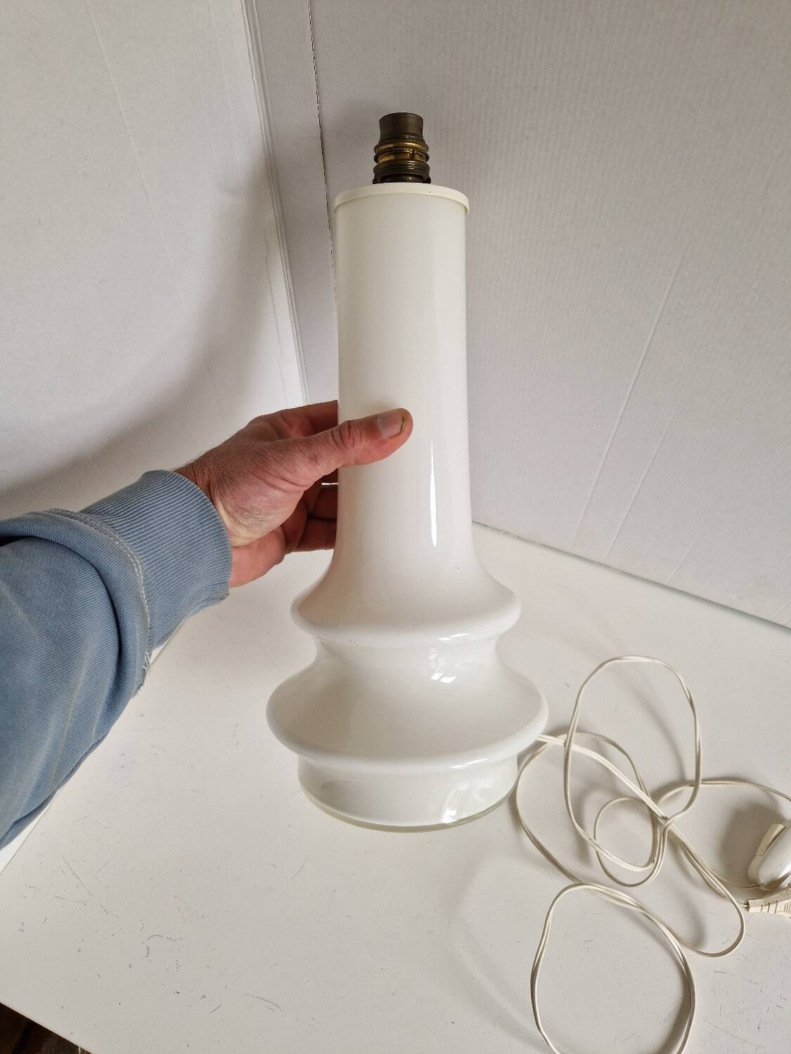 70s Design Lamp in White Opaline