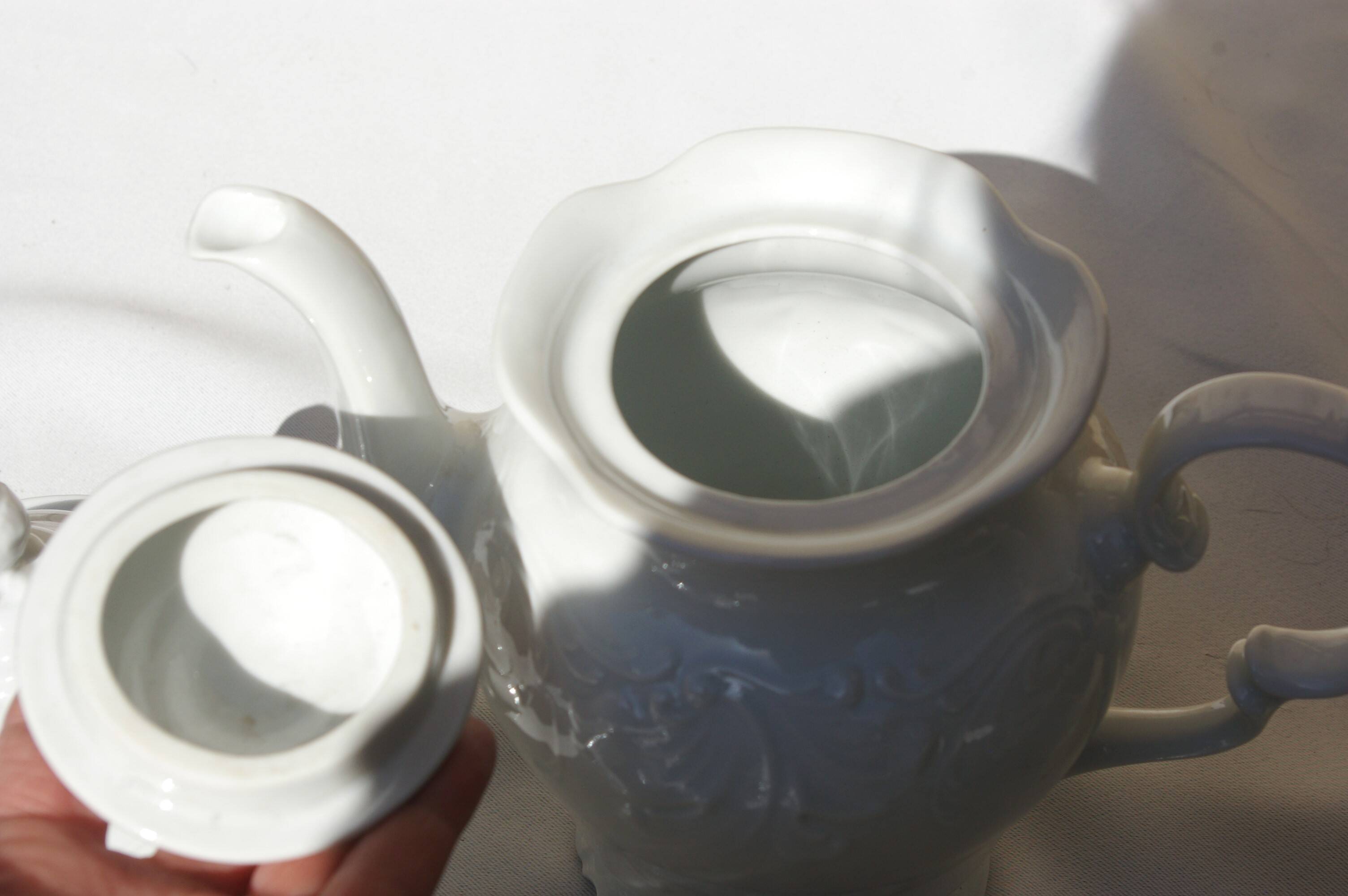 White Porcelain tea service with Louis XV reliefs WALBRZYCH