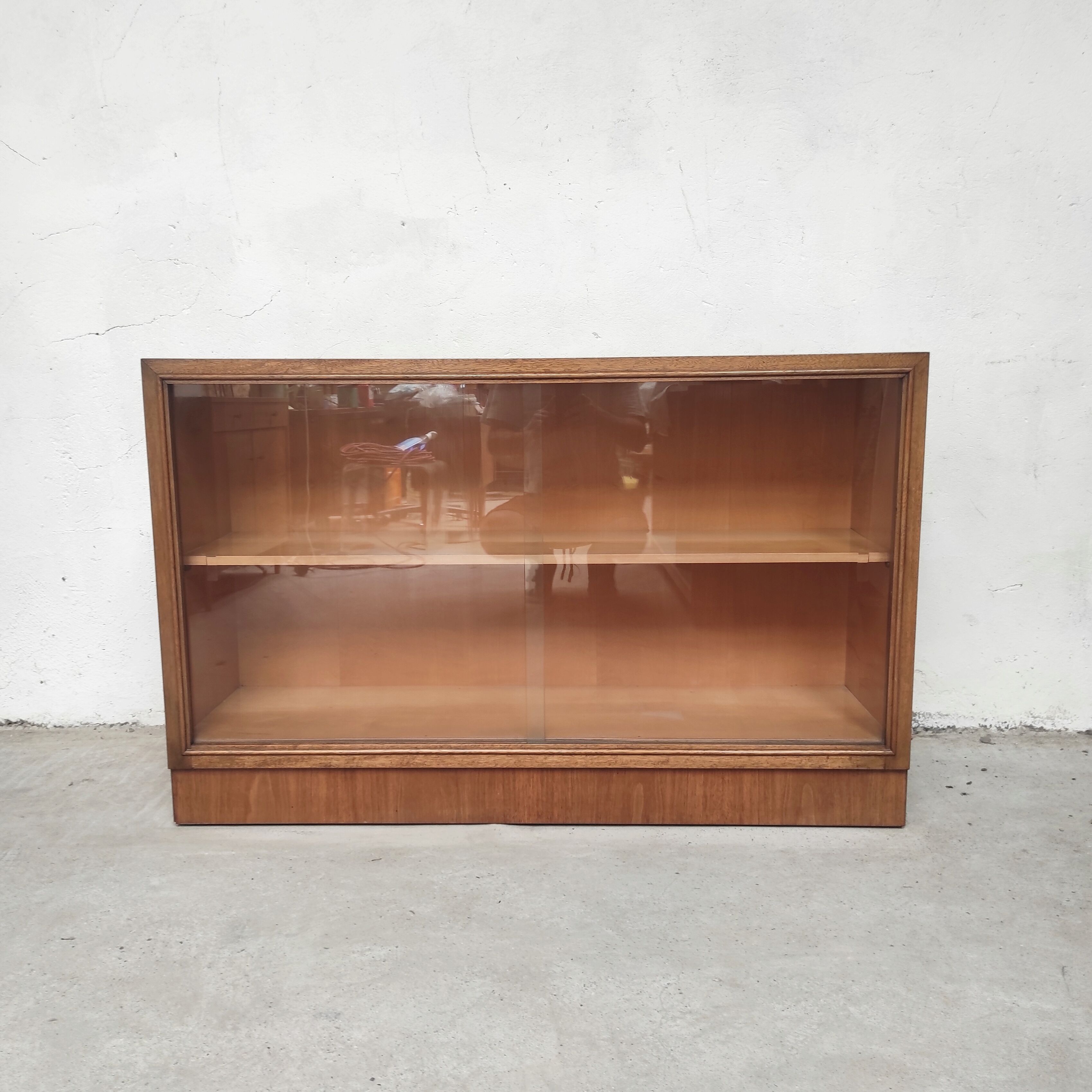 Showcase sideboard 2 doors, 1960