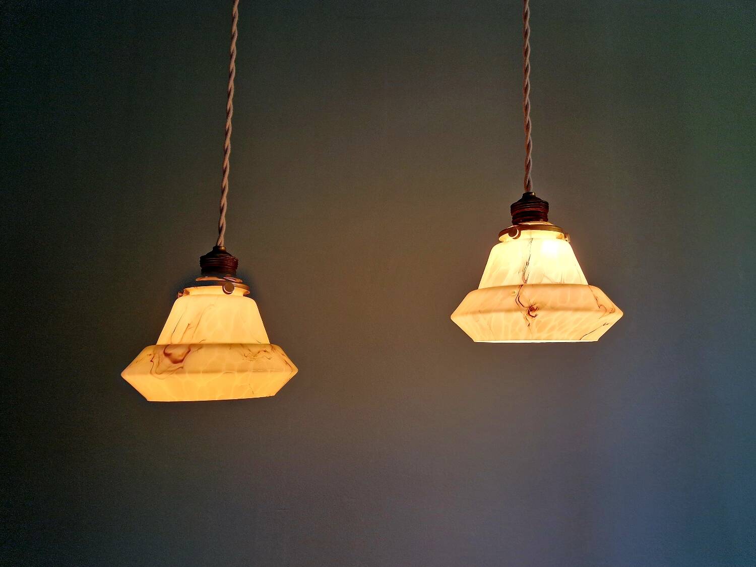 Pair of Art Deco marbled opaline pendant lights, Scailmont (Belgium)