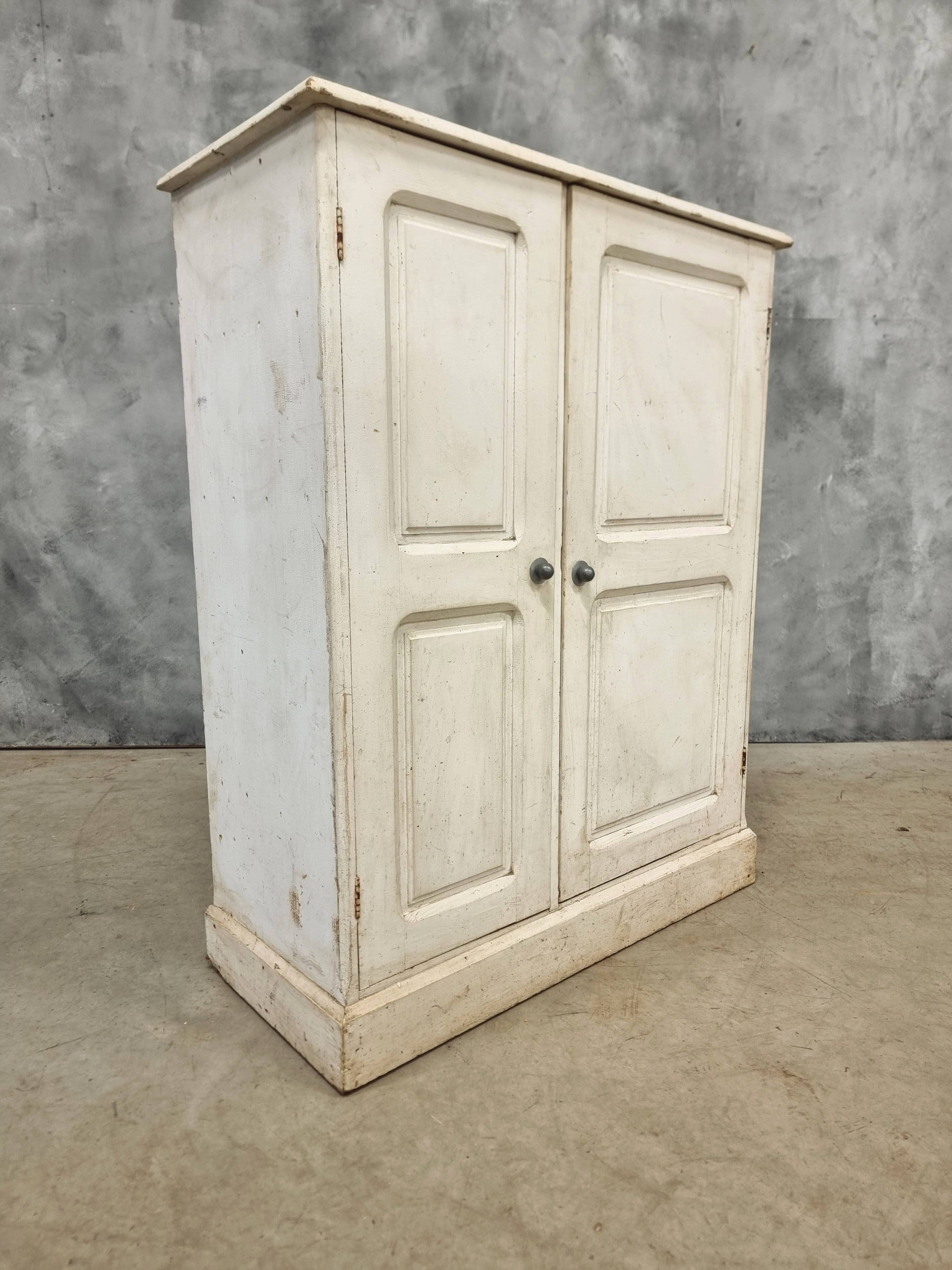 france vintage 50-60s small cabinet