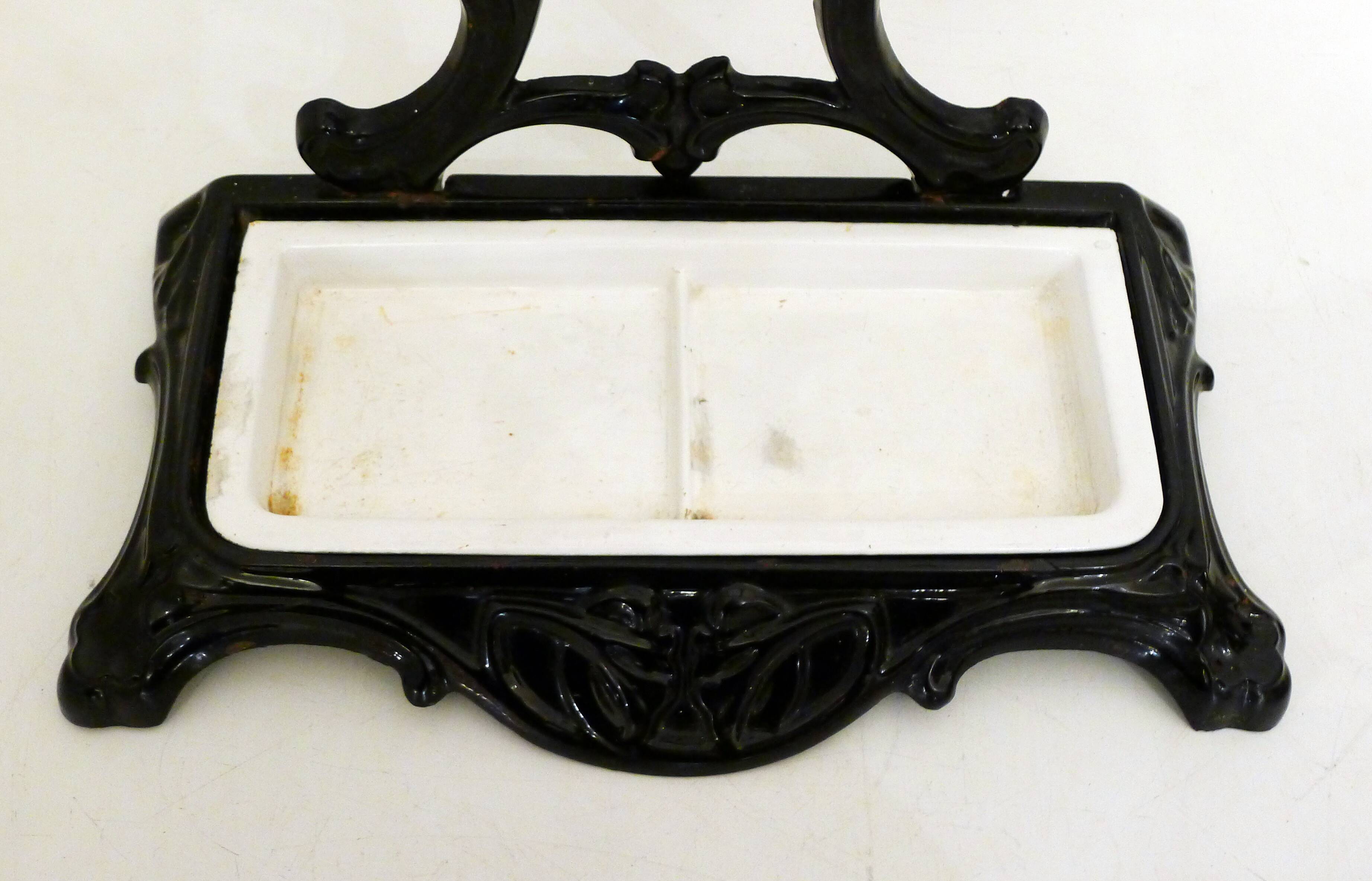 Enameled cast iron umbrella stand