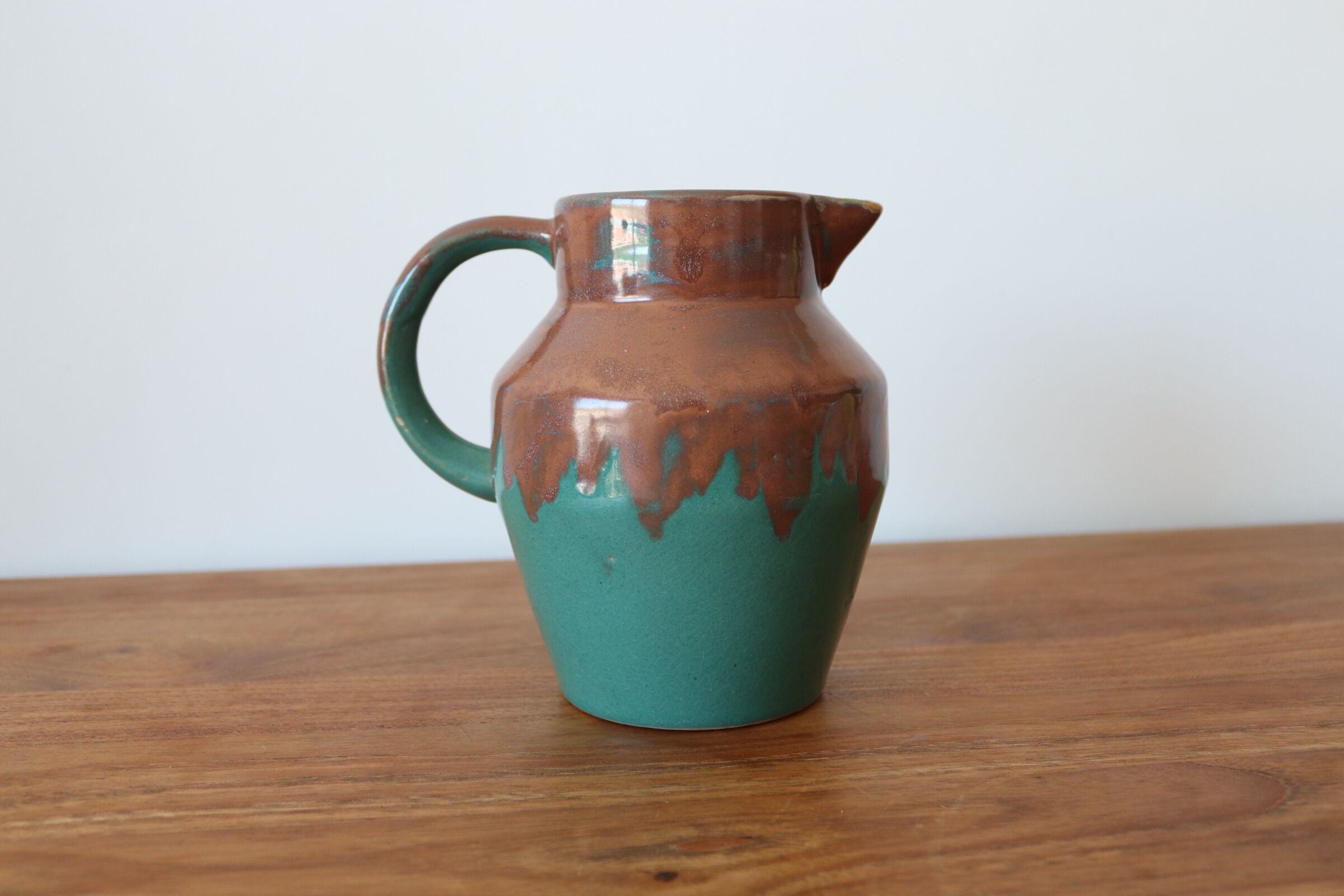 Pitcher in sandstone