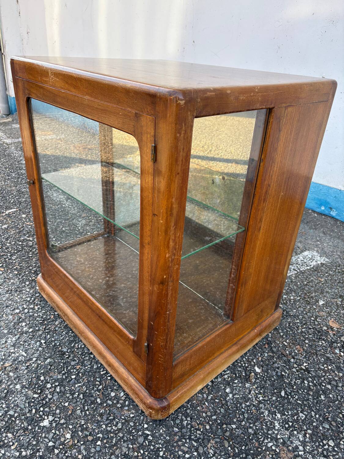 Display cabinet