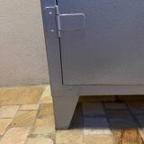 Metal workshop cabinet