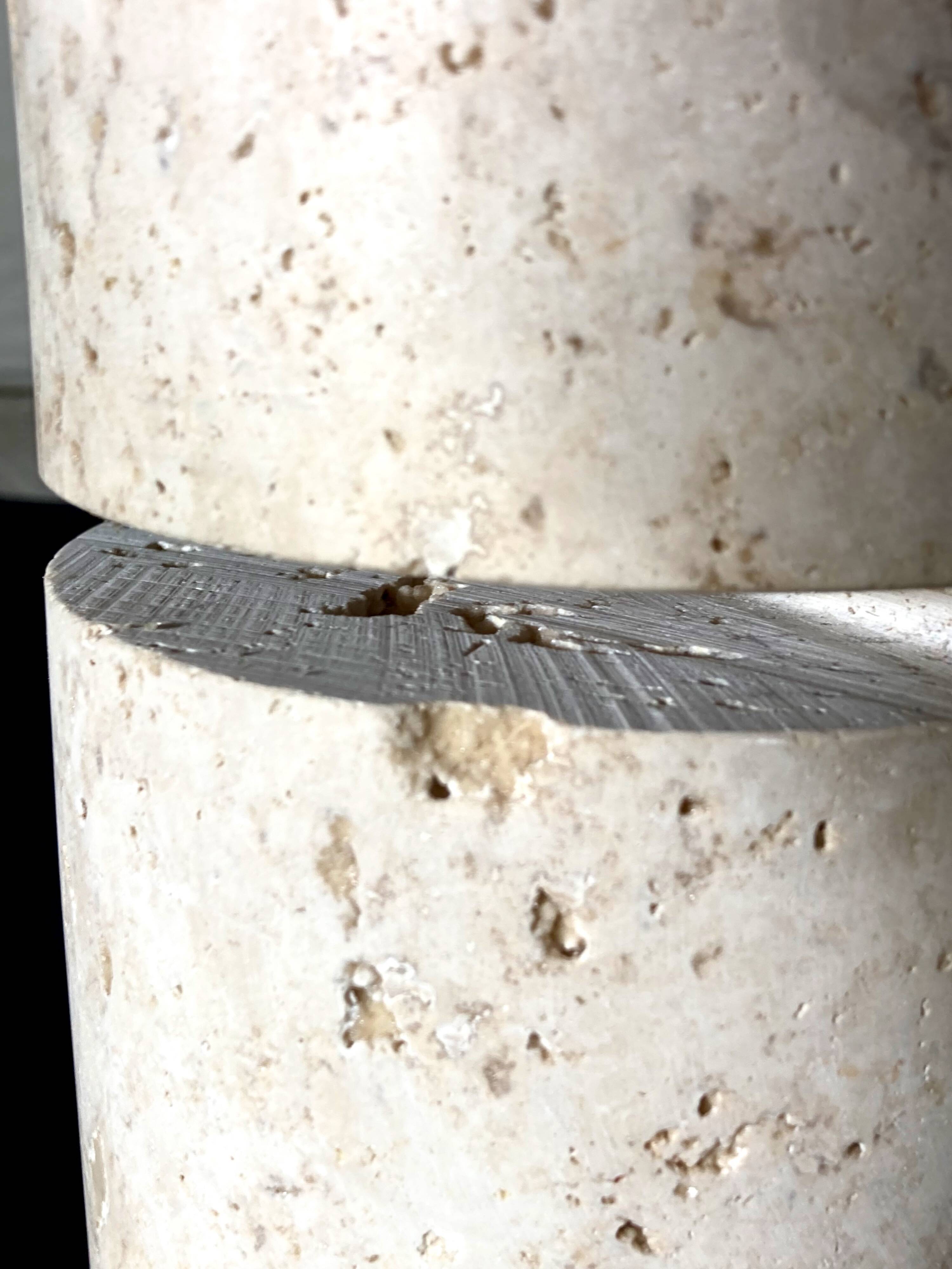 Coffee table in the Artedi style.