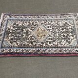 Handmade wool Iranian rug - 1.25m x 0.75m