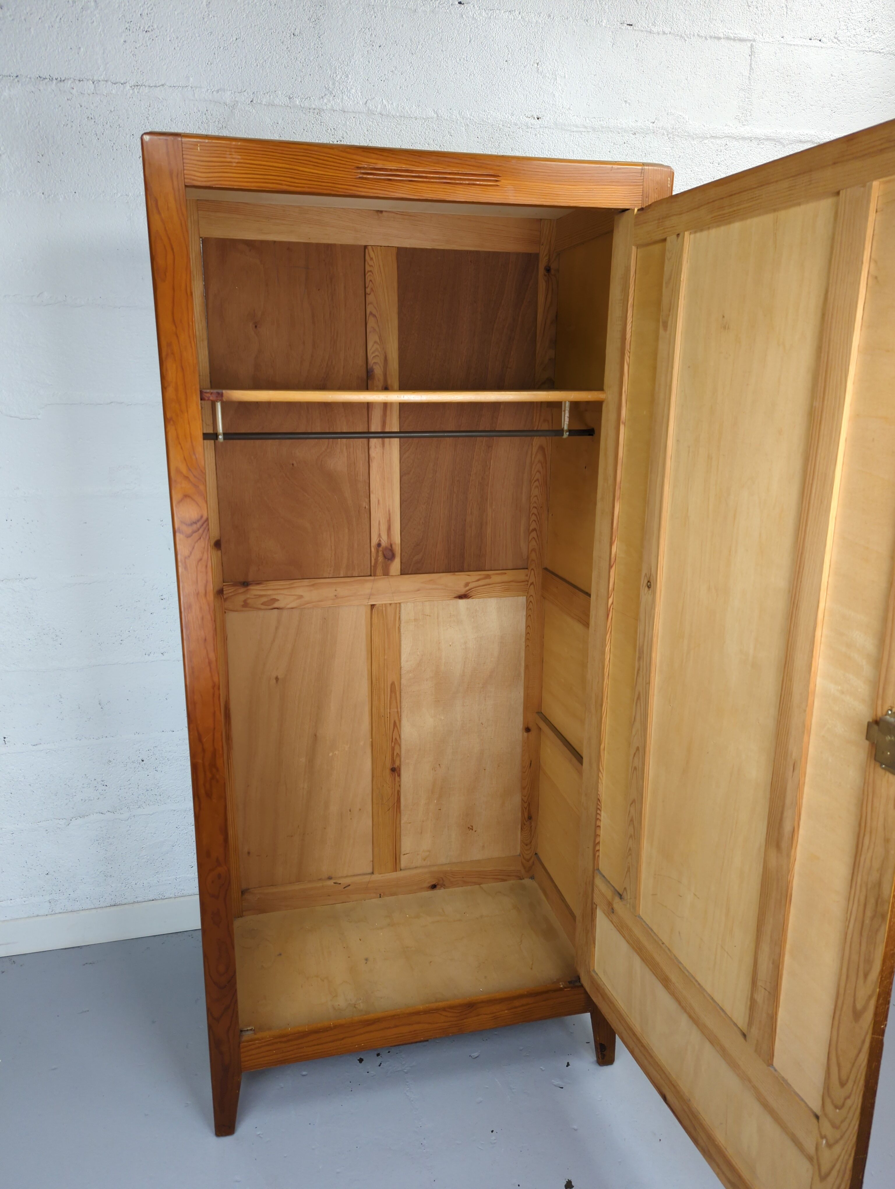 Armoire bonnetière une porte avec penderie
