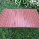 Foldable formica table