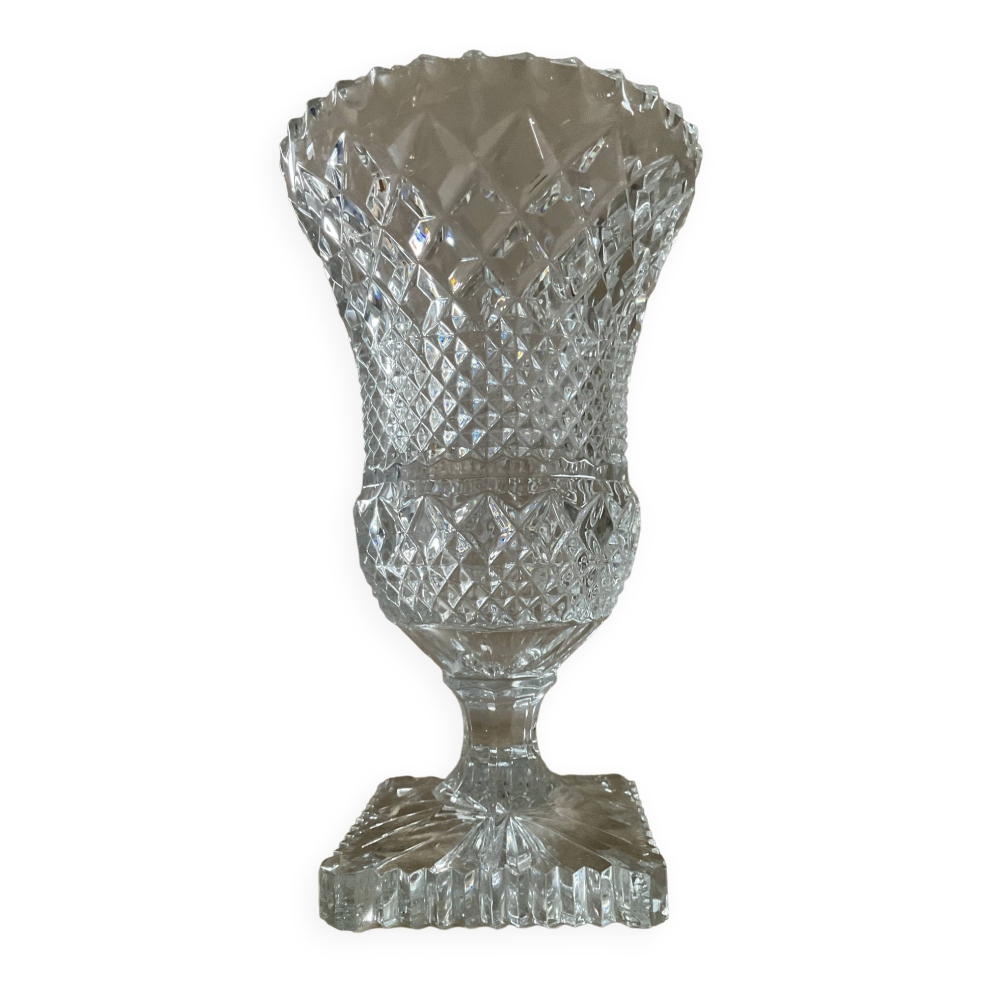 Vase vintage sur pied en cristal ciselé
