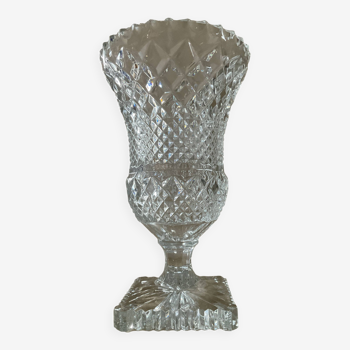 Vase vintage sur pied en cristal ciselé