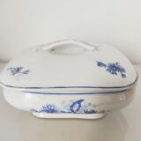 Plat avec couvercle en porcelaine décor fleurs bleues