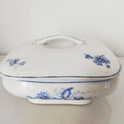 Dish with porcelain lid decoration blue flowers