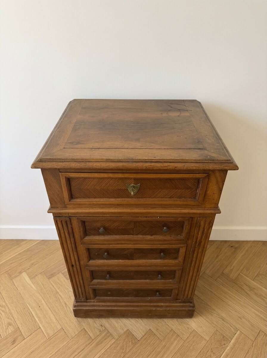 Antique chest of drawers in solid wood and marquetry