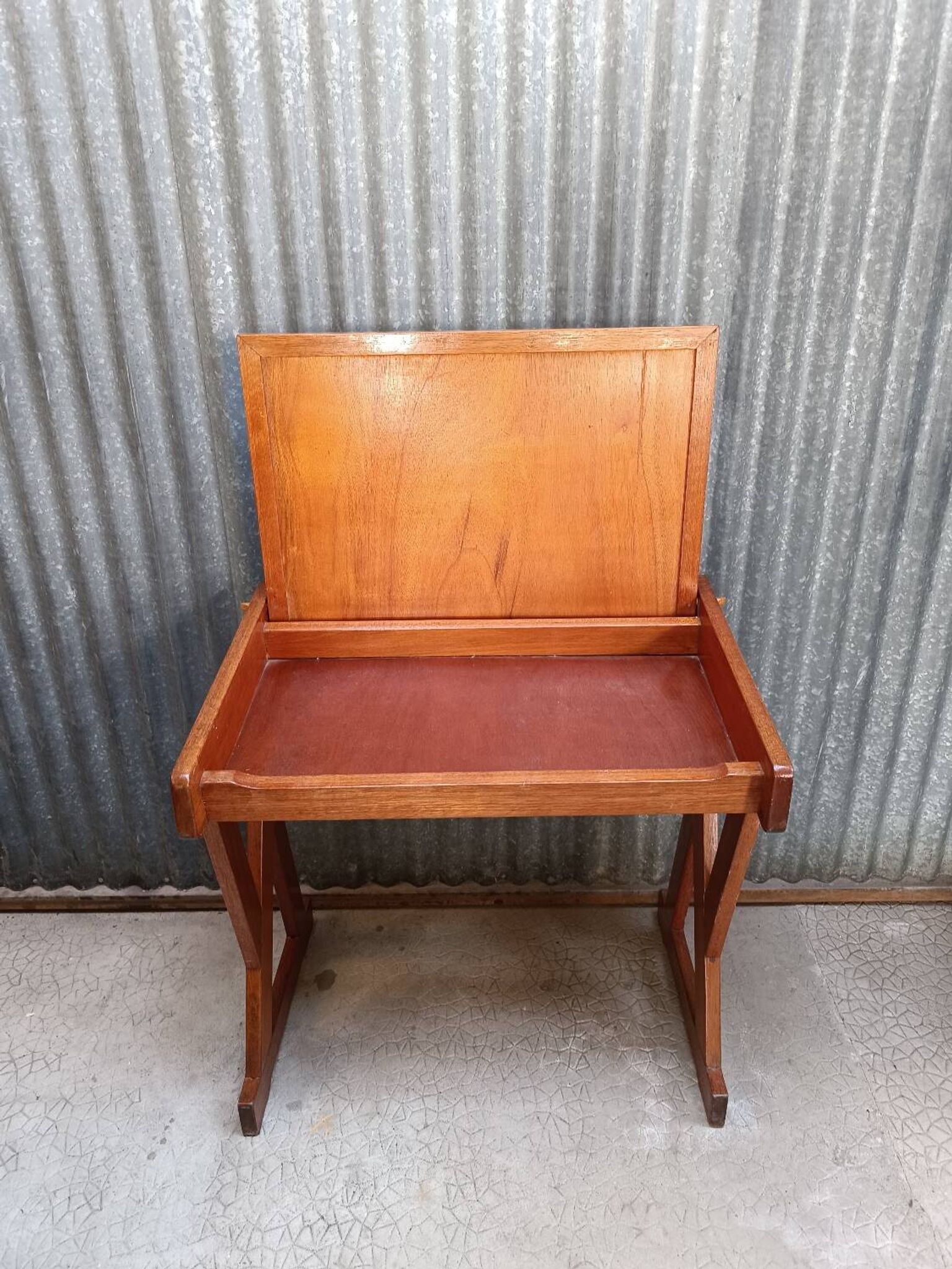 Bureau / Pupitre de la maison Regain vintage scandinave