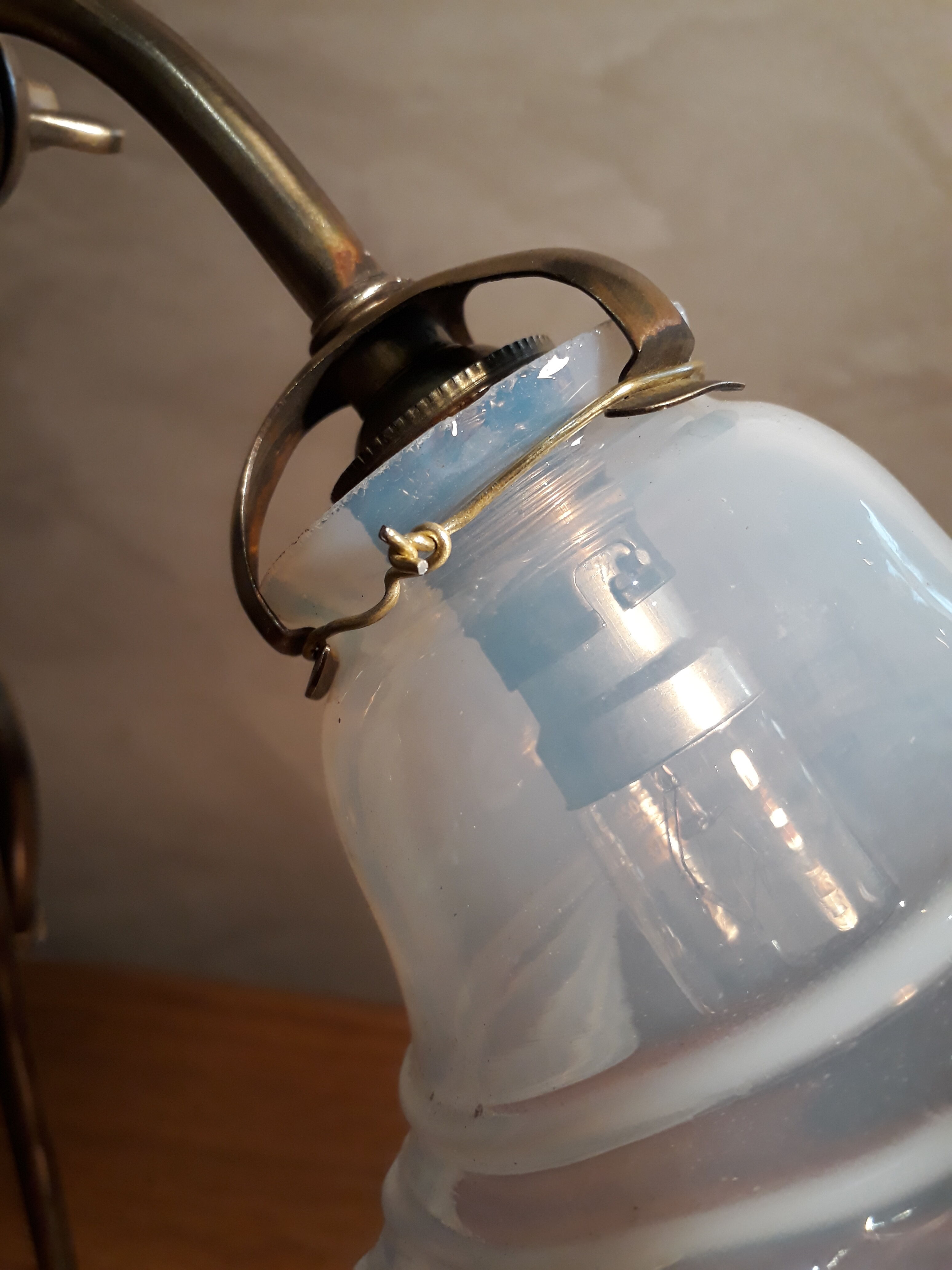 Opalescent tulip swing lamp 1900