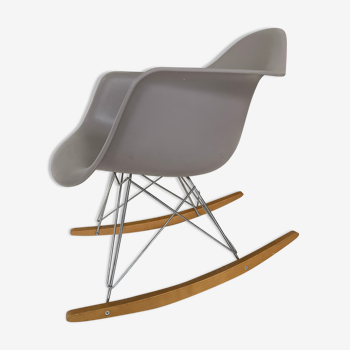 Rocking-chair by Charles & Ray Eames, Vitra edition