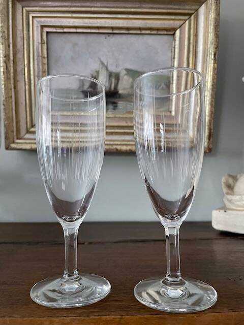 2 ancient engraved blown glass flutes