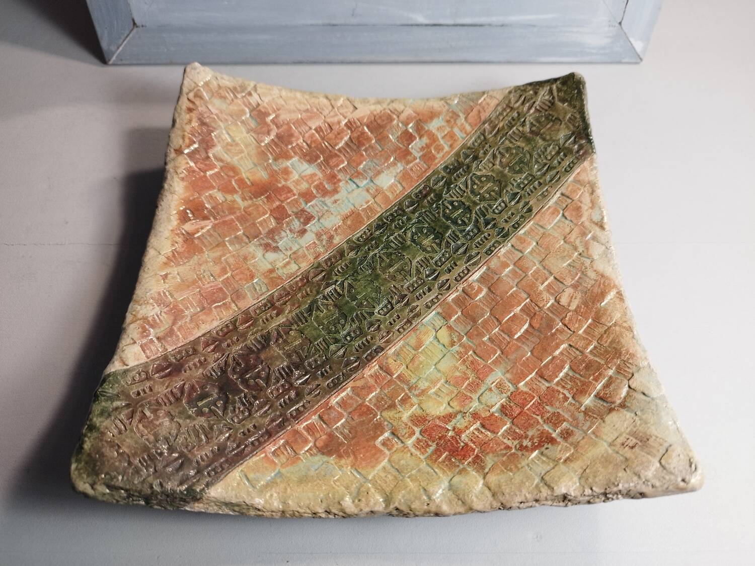 Ceramic trinket tray with ethnic decoration